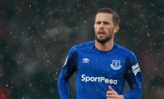 米兰体育官网-绝杀边缘的王者，西亚卡姆关键制胜，尼克斯险胜猛龙启示录