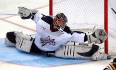 ac米兰体育官网-双线制胜，英格兰足球横扫波兰，樊振东乒乓关键一击定乾坤