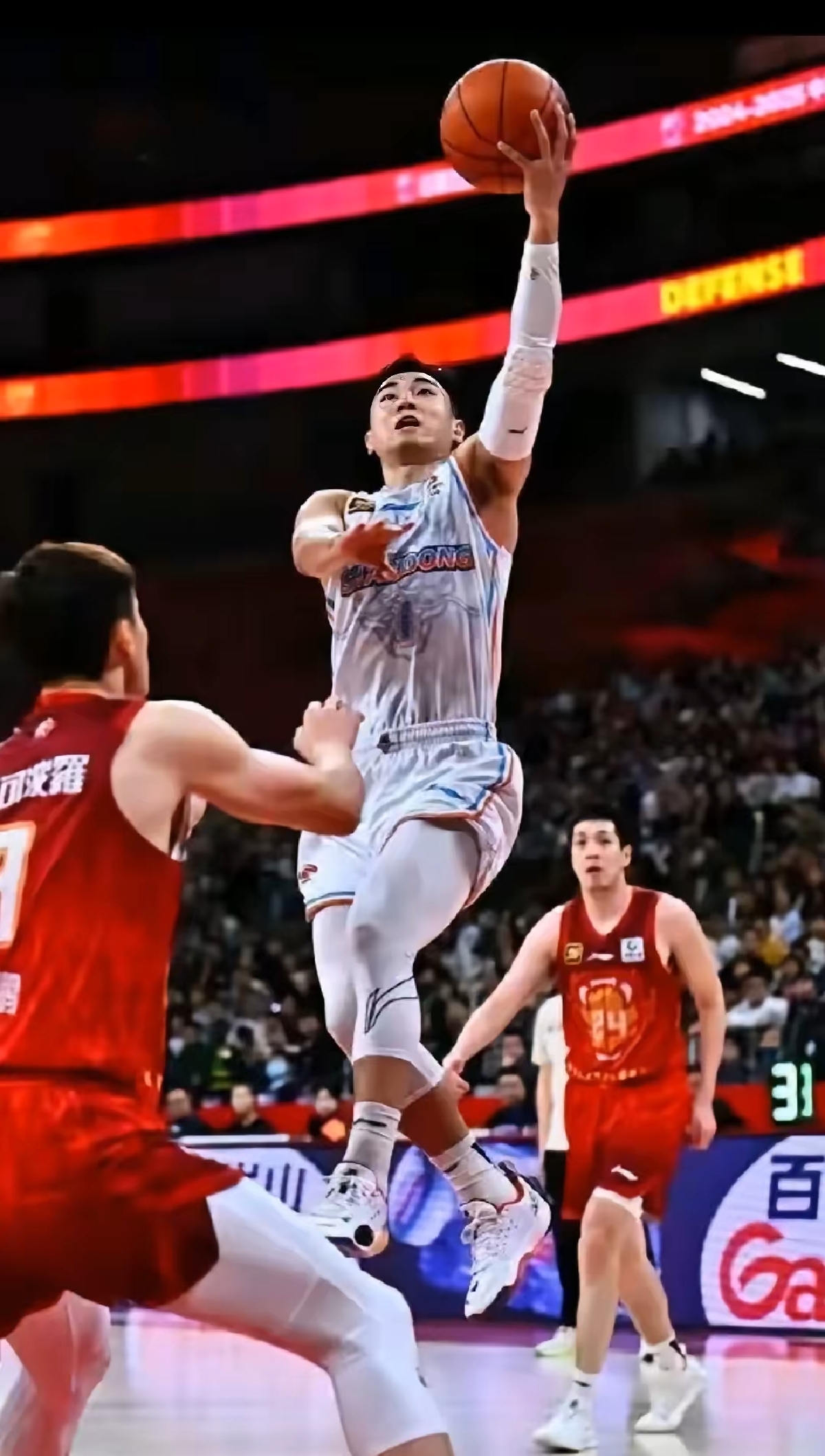 包含辽宁男篮客场艰难击败湖南队的词条