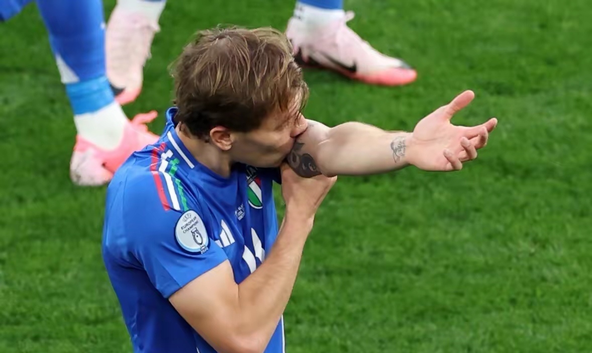 关于阿尔巴尼亚队备战马其顿，决意夺取胜利的机会的信息