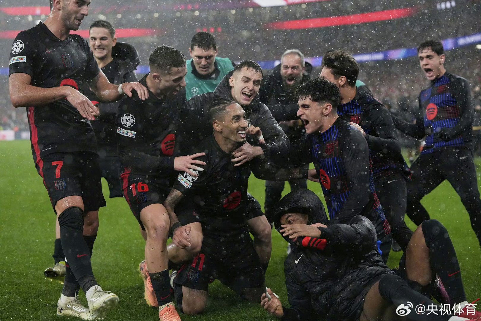 包含格拉纳达客场不敌维戈塞尔塔，遭遇连败的词条