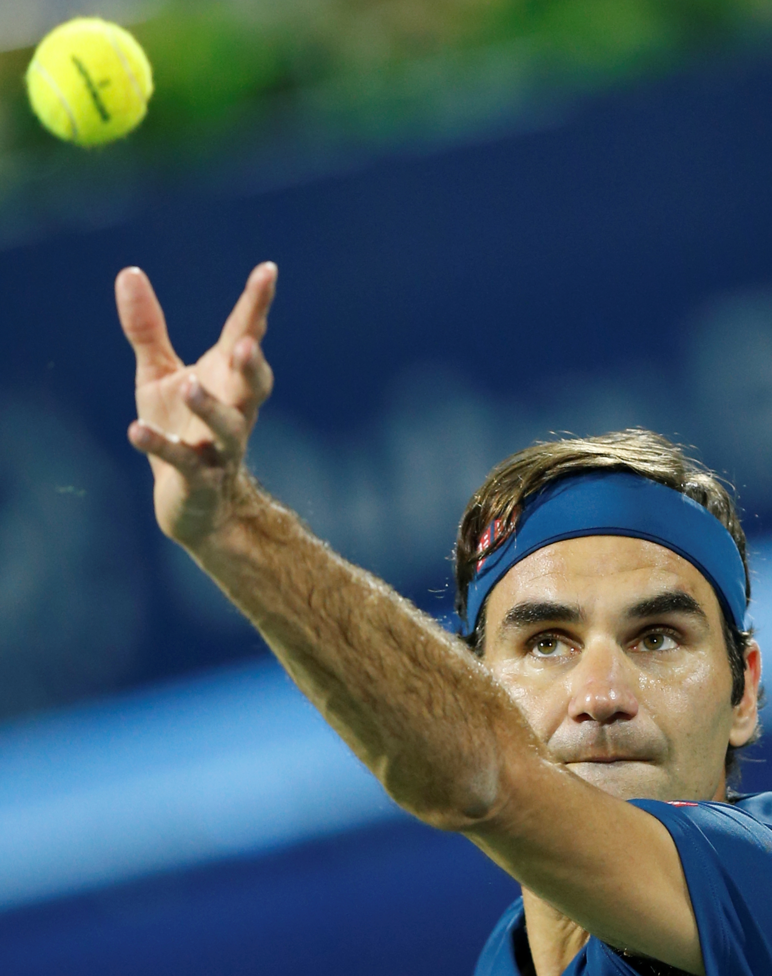 意大利网球队爆冷英国网球队,费德勒高光表现的简单介绍 意大利网球队爆冷英国网球队,费德勒高光表现的简单介绍