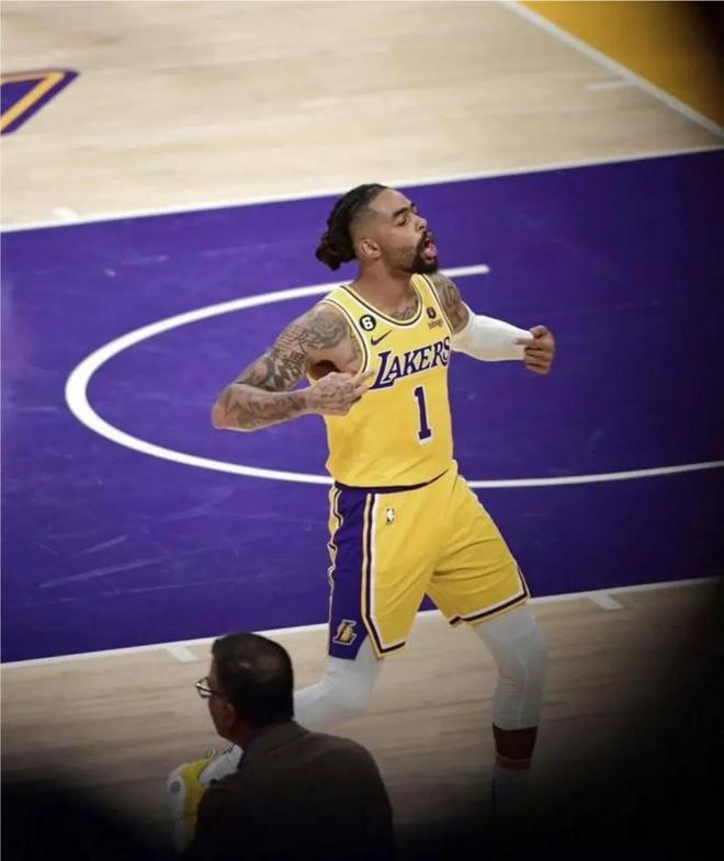 威廉姆斯翻盘红牛二队，拉塞尔统治全场的简单介绍