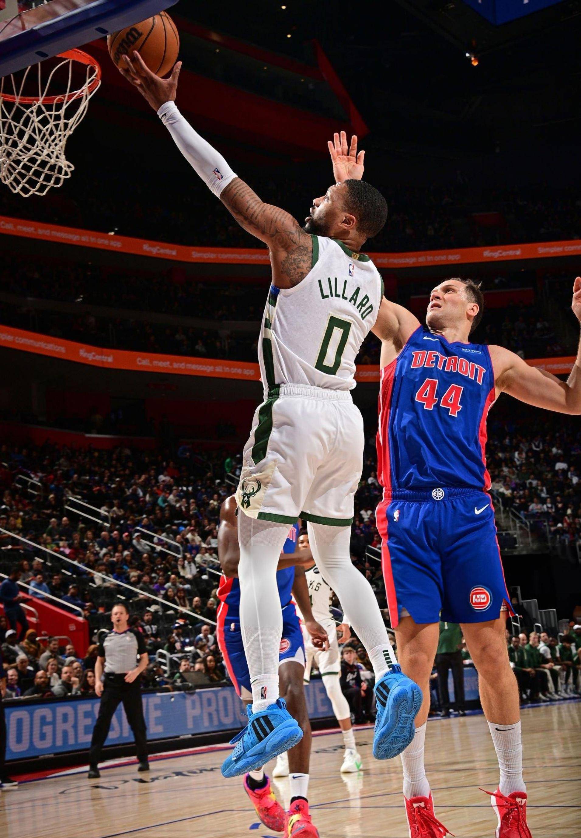 雄鹿绝杀快船，德罗赞高光表现的简单介绍