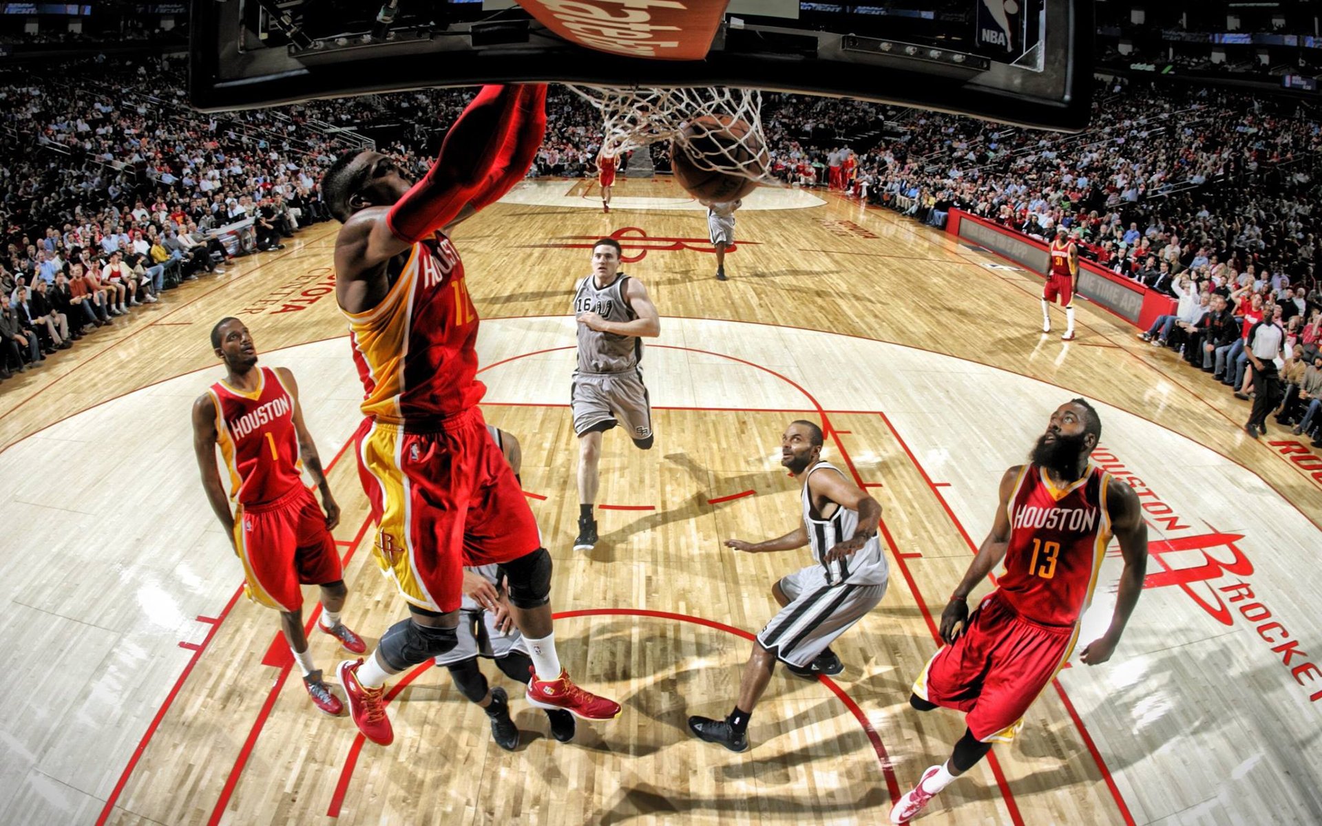 当篮球与足球交错的夜晚,NBA季后赛的孤勇,与拜仁一脚踏碎药厂的宿命